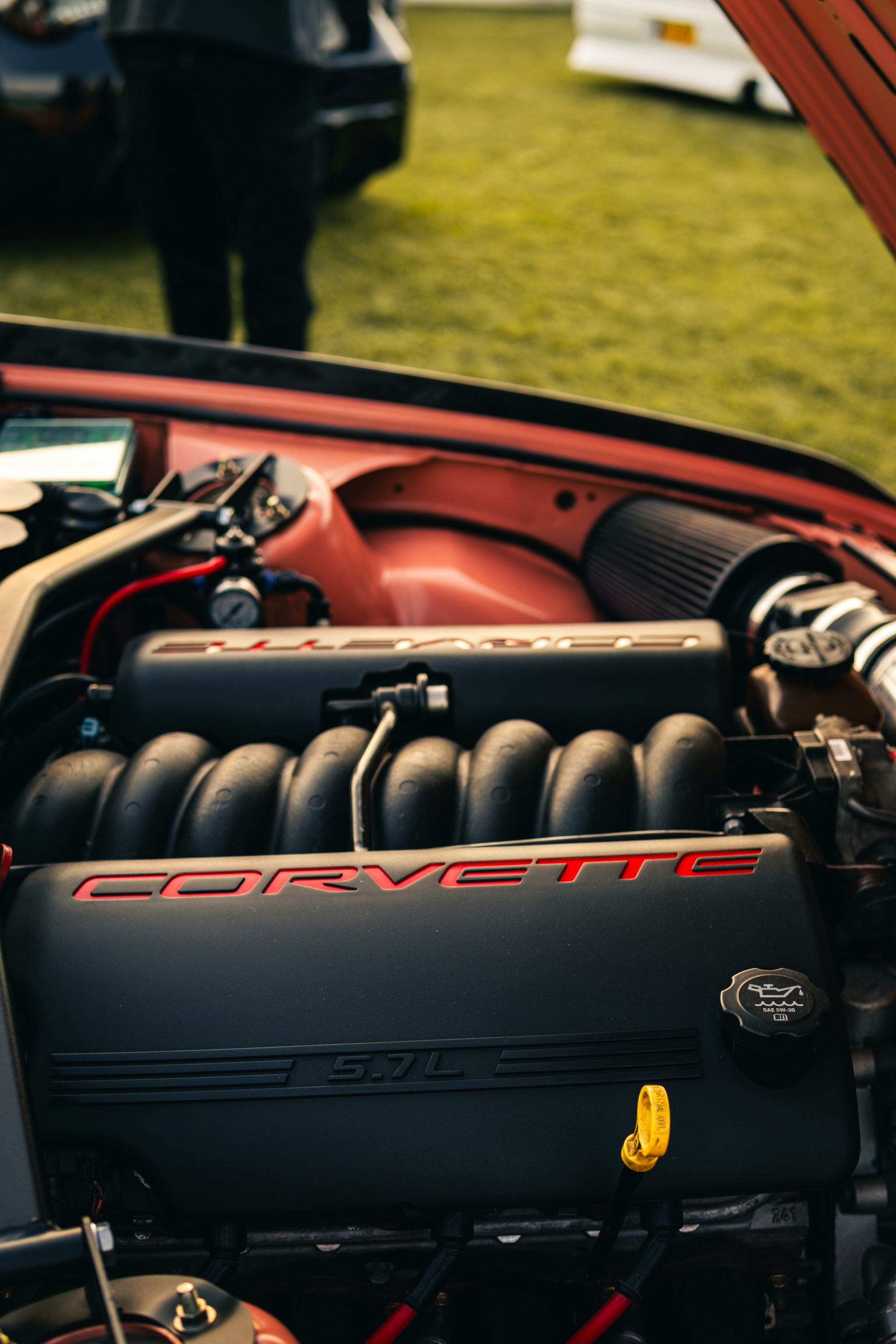 Corvette engine with 6.0l v8 inscription